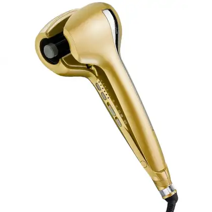 Este é um modelador de cabelo profissional da marca BaByliss Pro. O produto tem um design curvilíneo em uma cor dourada metálica brilhante. Possui uma ponta arredondada e um cabo alongado com botões de controle.