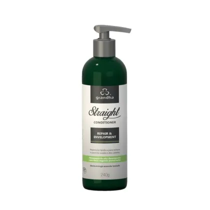 Frasco de condicionador Grandha Straight, com 240g, em embalagem verde e branca, com rótulo destacando "Repair & Envelopment" e informações sobre o produto.