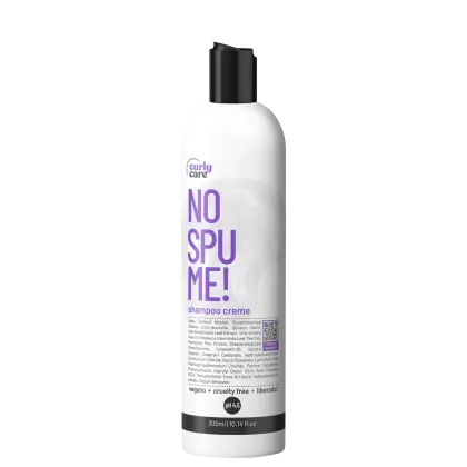 Shampoo creme No Spume da marca Curly Care. Embalagem plástica branca opaca com tampa preta. Rótulo com o nome do produto em letras grandes na cor roxa e lilás. Informações sobre os ingredientes e volume de 300ml impressas em texto menor.