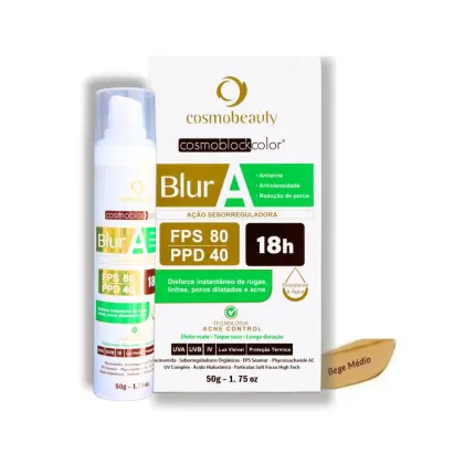 O produto apresentado é um protetor solar da linha Cosmoblockcolor da marca Cosmobeauty. O produto é chamado de "Blur" e possui FPS 80 e PPD 40, indicando que é um protetor solar com alta proteção contra raios UVA e UVB.