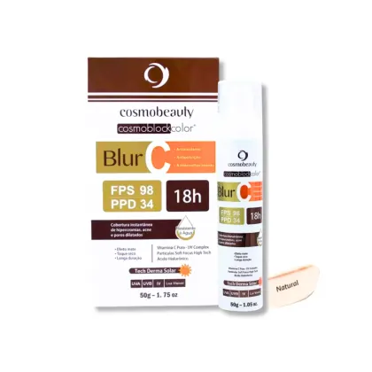 O produto apresentado é um protetor solar da marca Cosmobeauty, chamado Cosmoblock Color Blur C. A embalagem contém informações sobre o produto, como FPS 98, PPD 34 e duração de 18 horas.