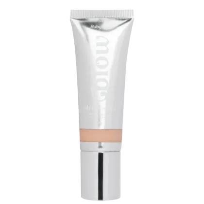 Tubo branco de produto de beleza da marca Ruby, com rótulo em letras brancas destacadas. Embalagem cilíndrica com tampa, provavelmente contendo um creme ou loção para a pele.