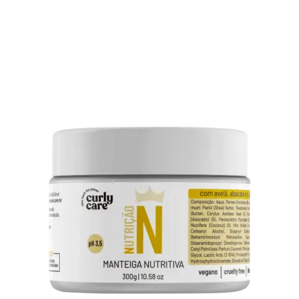 Produto de tratamento capilar da linha Curly Care. Embalagem plástica branca opaca na forma de um pote redondo com tampa. Informações adicionais sobre os ingredientes e volume (300g/10,58oz) estão listadas abaixo. I