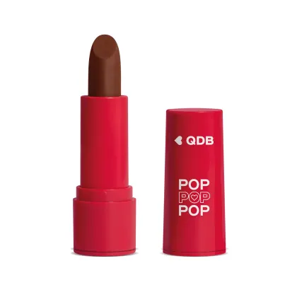Imagem de um batom semi matte na cor Marrom Glacê em embalagem rosa vibrante e tampa na mesma tonalidade com letras brancas. O produto faz parte da marca  POP Quem Disse, Berenice?