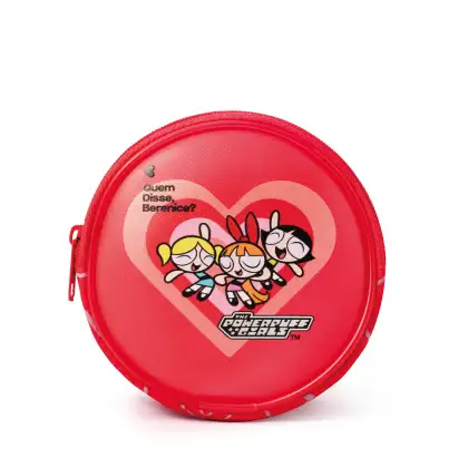Bolsa pocket redonda vermelha com coração rosa e ilustração das Meninas Superpoderosas, com zíper e alça para transporte.