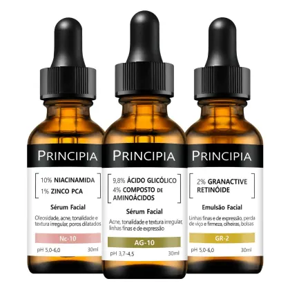 Três frascos de soro facial da marca Principia, contendo diferentes formulações: Nc-10 com niacinamida e zinco, AG-10 com ácido glicólico e aminoácidos, e GR-2 com retinóide granativo.