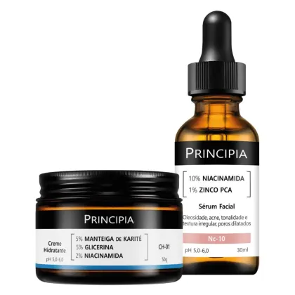 Creme hidratante e sérum facial da marca Principia, em embalagens de vidro e plástico preto, com rótulos indicando os principais ingredientes e propriedades, como niacinamida, zinco PCA e pH entre 5,0-6,0.