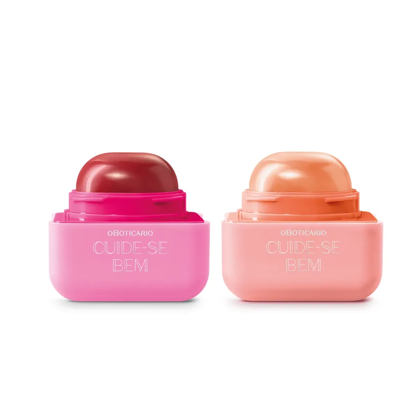 Dois protetores labiais da marca Cuide-se Bem, com embalagem quadrada e bala em formato de semicírculo, sendo um em tons de laranja com rosa e outro em tons de rosa com vermelho.