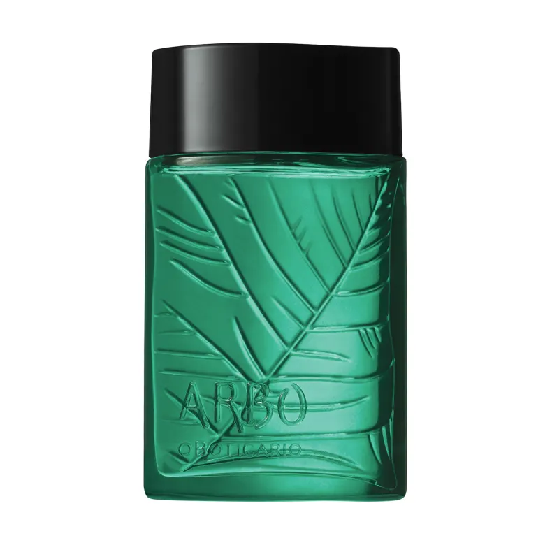 Imagem de um vidro transparente com folhagens em relevo, líquido verde e tampa preta contendo 100 ml de desodorante colônia da marca Arbo.