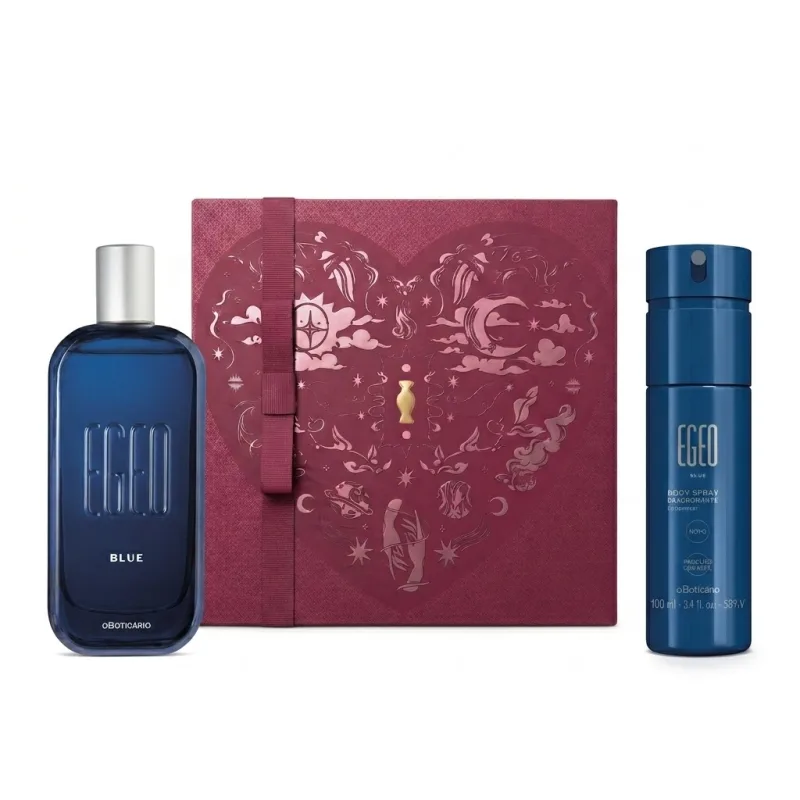 Caixa de presente de cor vinho com um grande coração contendo ilustrações em relevo de temática celestial. Ao lado, um desodorante colônia em frasco de vidro azul escuro e tampa prateada, e frasco de body spray azul, ambos da linha Egeo Blue.