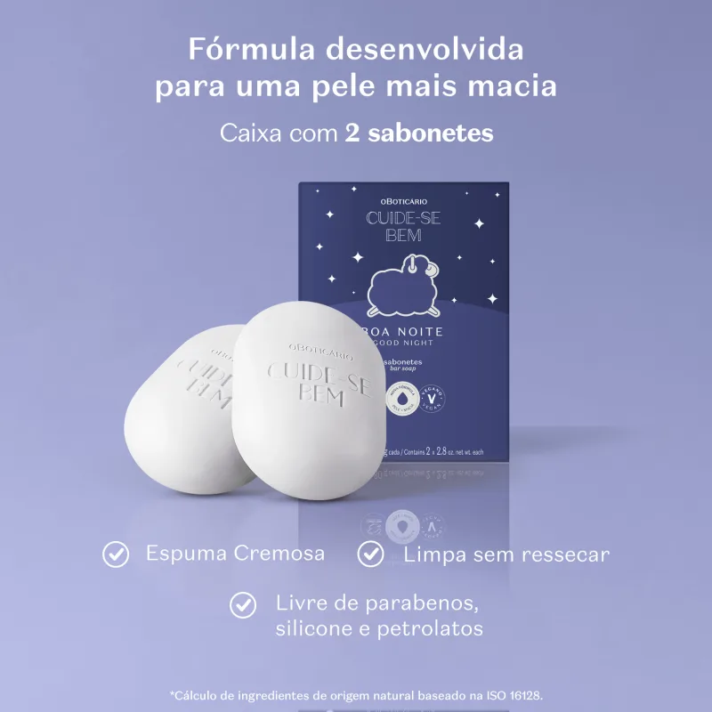 Caixa azul escura com pequenas estrelinhas e ovelha ilustrada ao lado de dois sabonetes em barra azuis da marca Cuide-se Bem Boa Noite em um fundo azul com letras brancas indicando as características do produto.