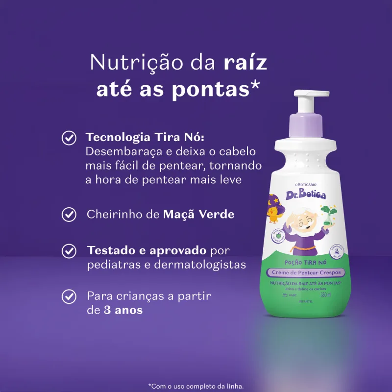 Imagem de uma embalagem branca e verde com válvula dosadora roxa de creme de pentear infantil para cabelos crespos da marca Dr. Botica em fundo azul escuro com letras brancas contando os benefícios do produto.