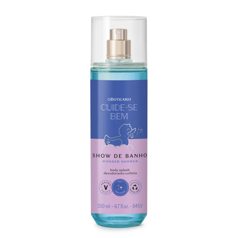 Frasco cilíndrico transparente com líquido azul, pulverizador prateado, tampa transparente e rótulo azul e lilás com patinho de banho ilustrado contendo 200ml de body splash da marca  Cuide-se Bem Show de Banho.