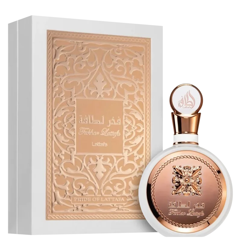 Frasco de item de perfumaria da marca Lattafa, com embalagem decorada em tons de bege e dourado, contendo texto em árabe e logotipo em relevo.