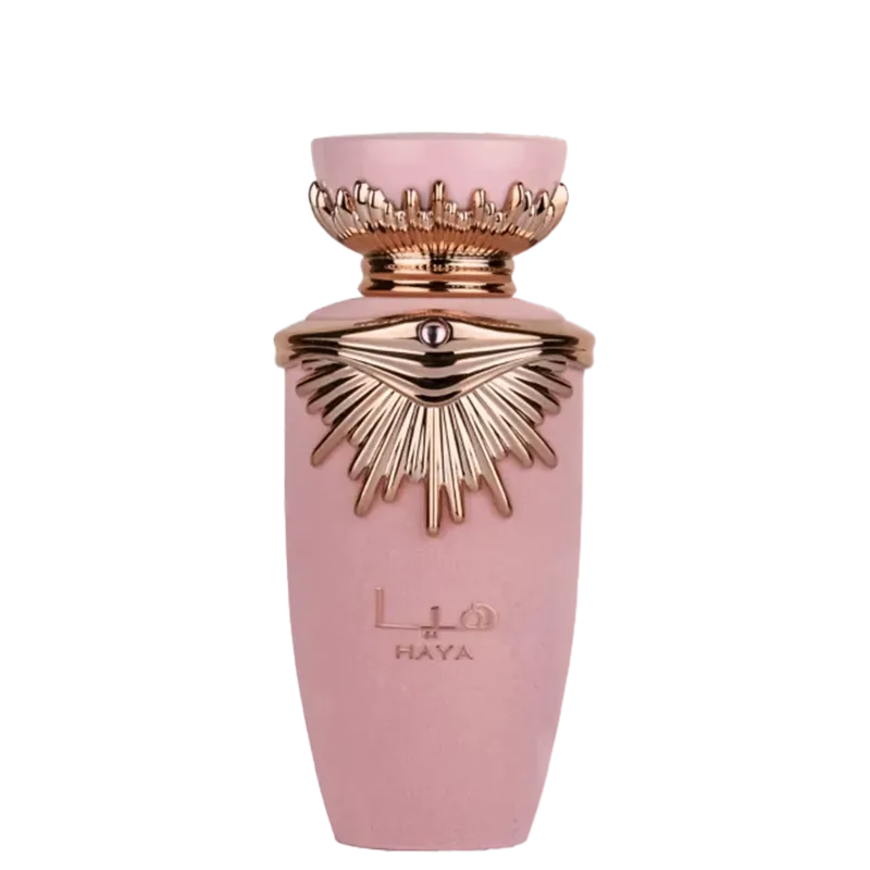 Frasco de perfume Lattafa Haya, de cor rosa, com detalhes dourados em formato de raios solares. O rótulo exibe o nome da fragrância em letras douradas.
