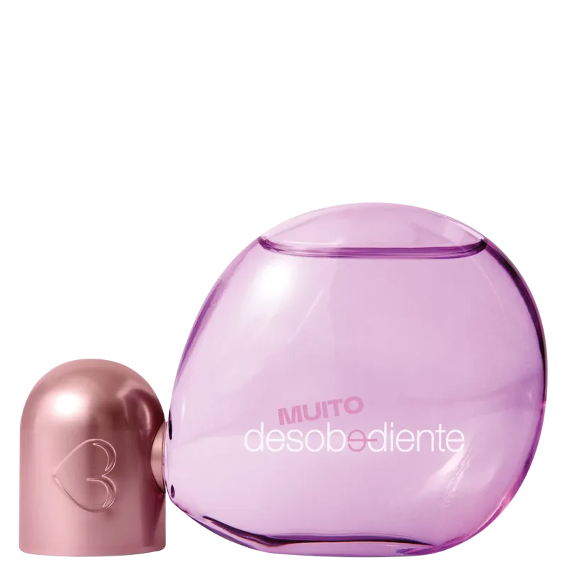 Frasco de vidro rosa em formato esférico com detalhe rosa metalizado e rótulo branco contendo Eau de Parafum Muito Desobediente Quem Disse, Berenice? com 100ml de fragrância.