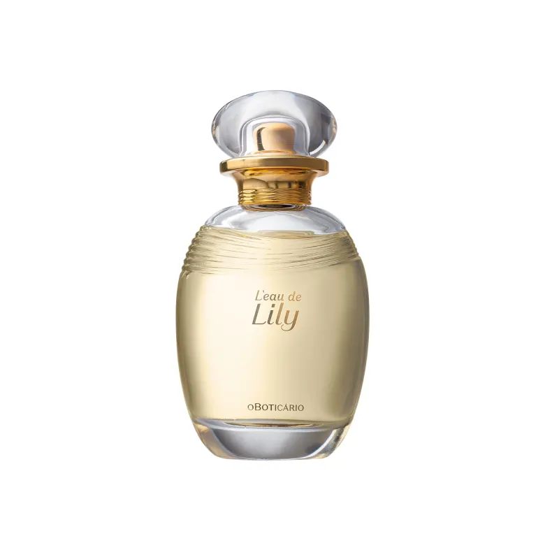 Frasco de vidro transparente com detalhes dourados. O frasco tem formato arredondado com tampa transparente. O líquido dentro é amarelo claro. O rótulo na parte frontal do frasco exibe o texto "L'eau de Lily".