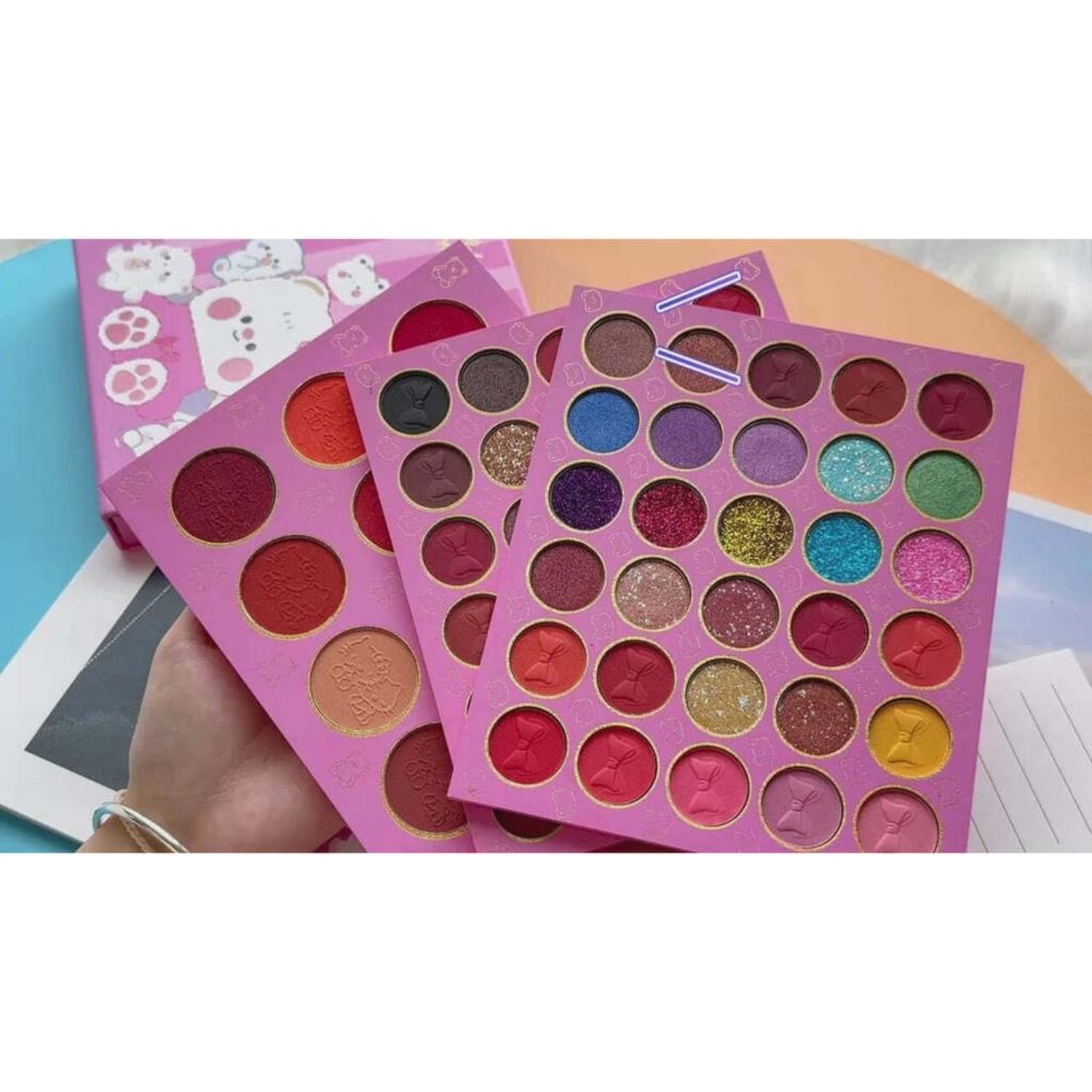 Paleta de Sombras com 19 Cores Vibrantes e Multicoloridas MultiColor
