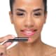 Givenchy Rouge Interdit Vinyl N09 Corail Redoutable - Batom Espelhado 3,3g (4)