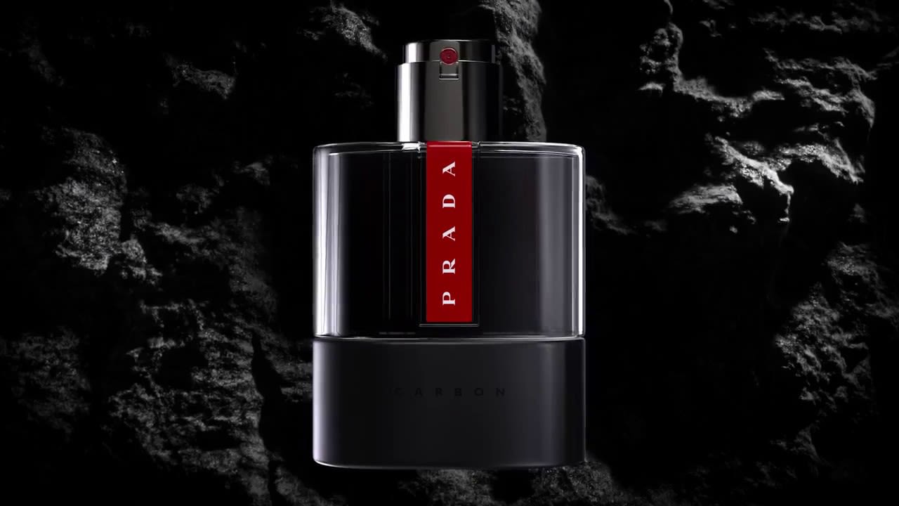 Духи карбон. Prada Luna Rossa Carbon. Prada Luna Rossa Carbon 100мл. Prada Luna Rossa реклама. Prada Carbon мужской.