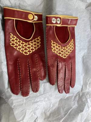 Racing Red & SandDriving Gloves in Nappa Leather Unlined by Fort