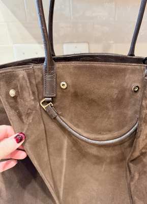 Horizon Suede Tote Bag – Stylish & Functional Travel Tote – Kaai