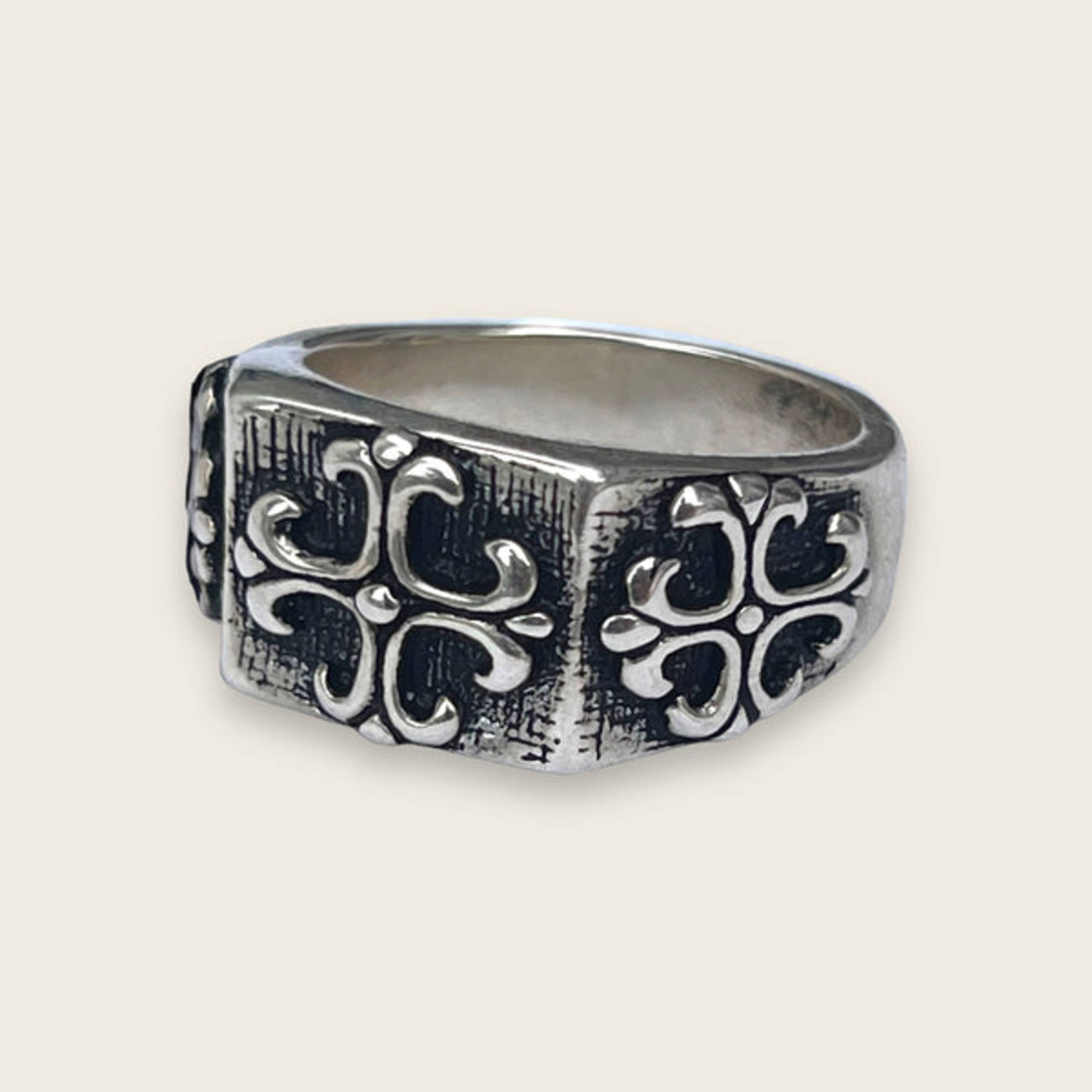 VINTAGE CROSS RING IN SILVER – Untold-truth-ecom