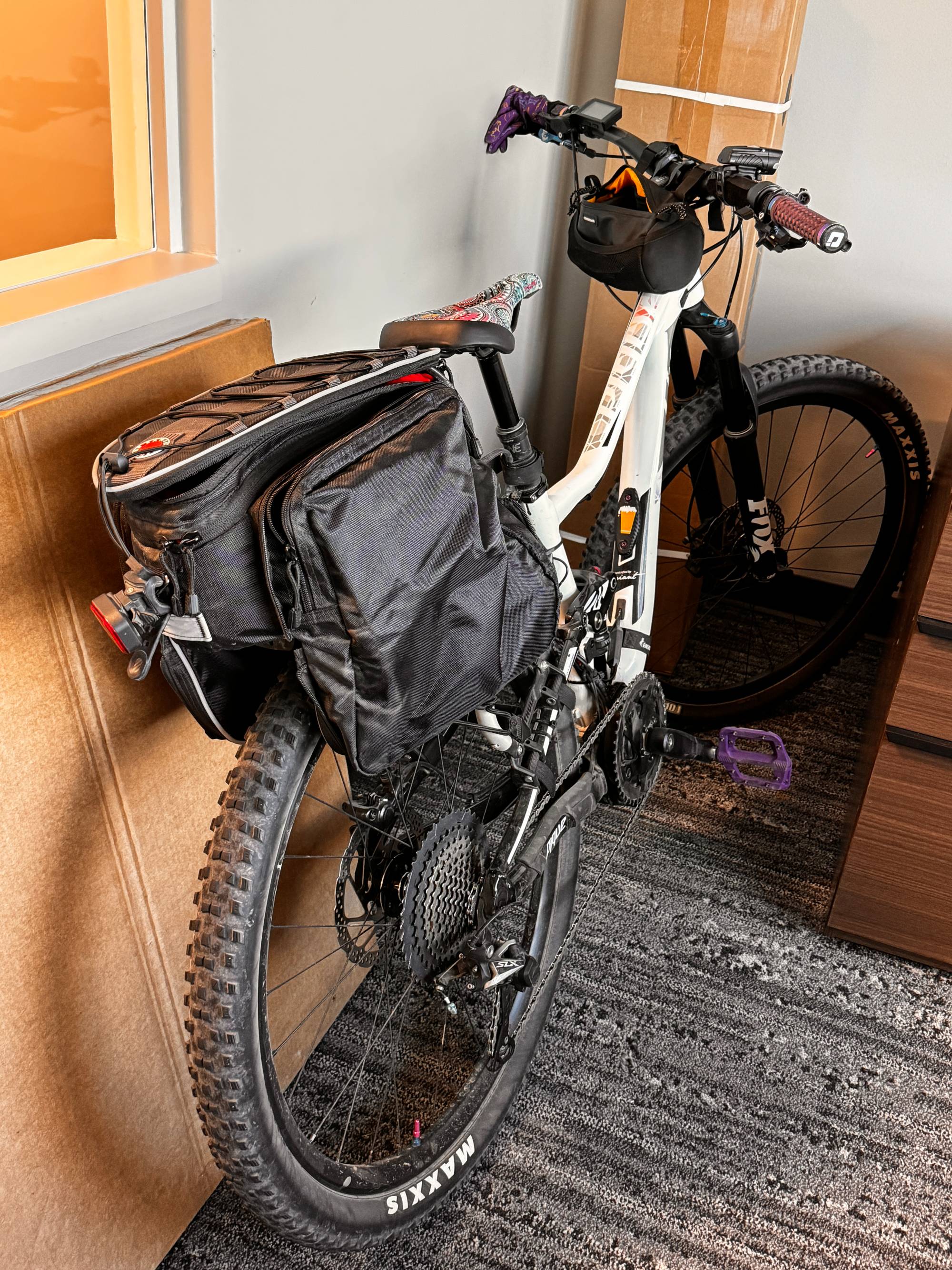 Rack Top Pannier Bag Expanding Black Banjo Brothers