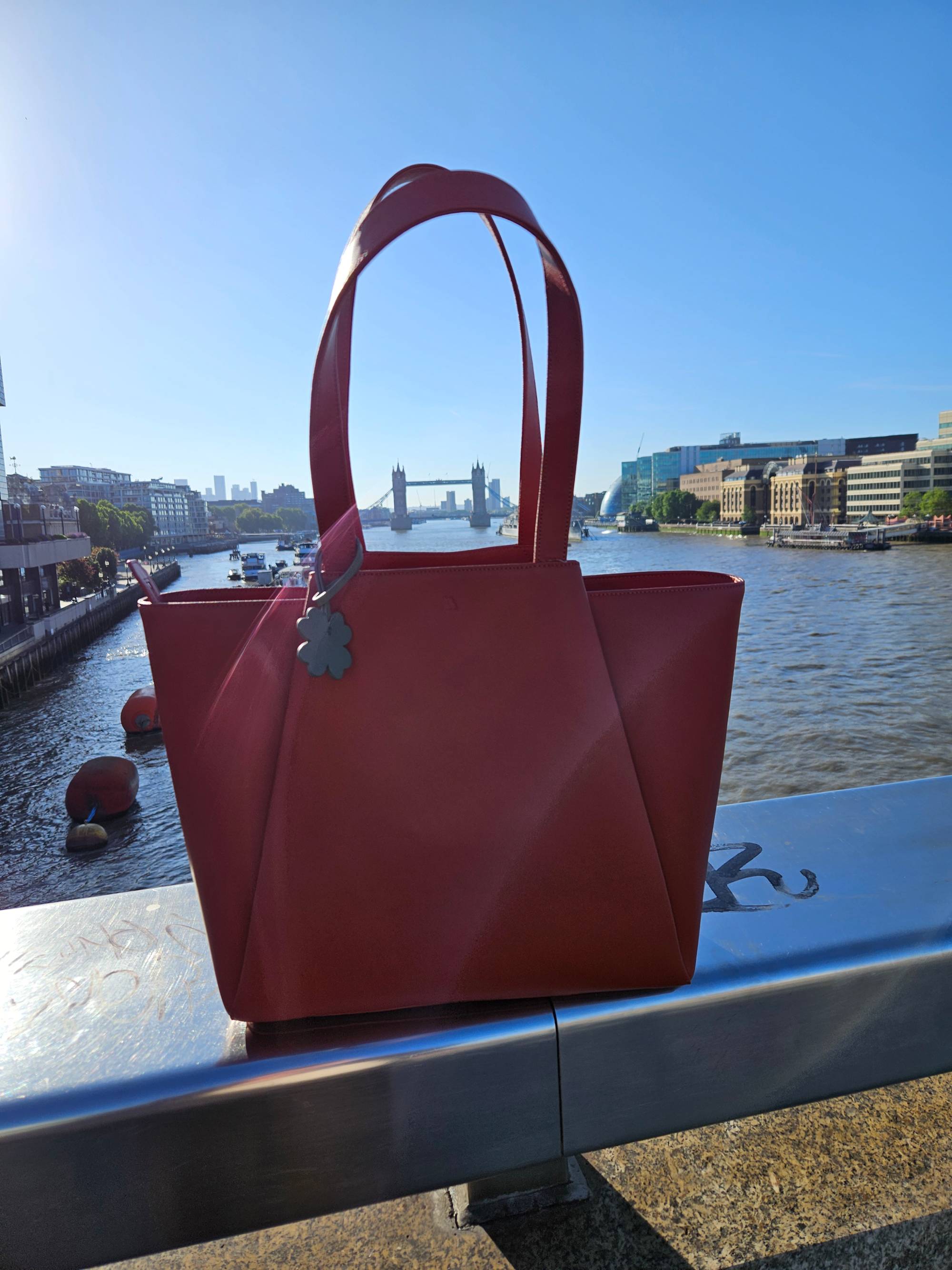 The New Pyramid leather weekendbag KAAI