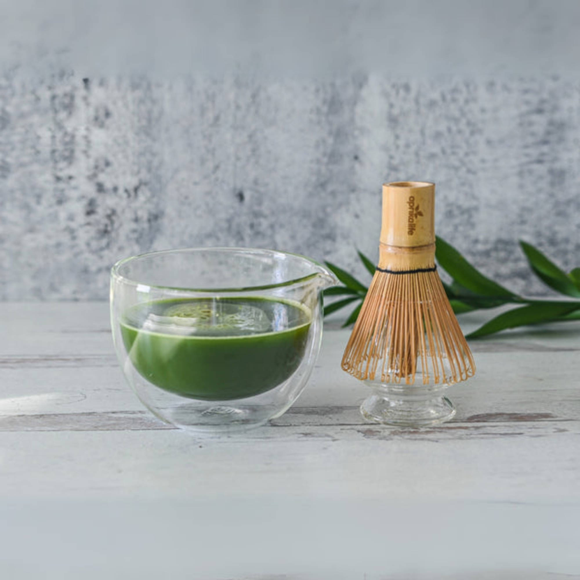 Double Sided (Double Wall) Glass Matcha Bowl with Spout, Bamboo