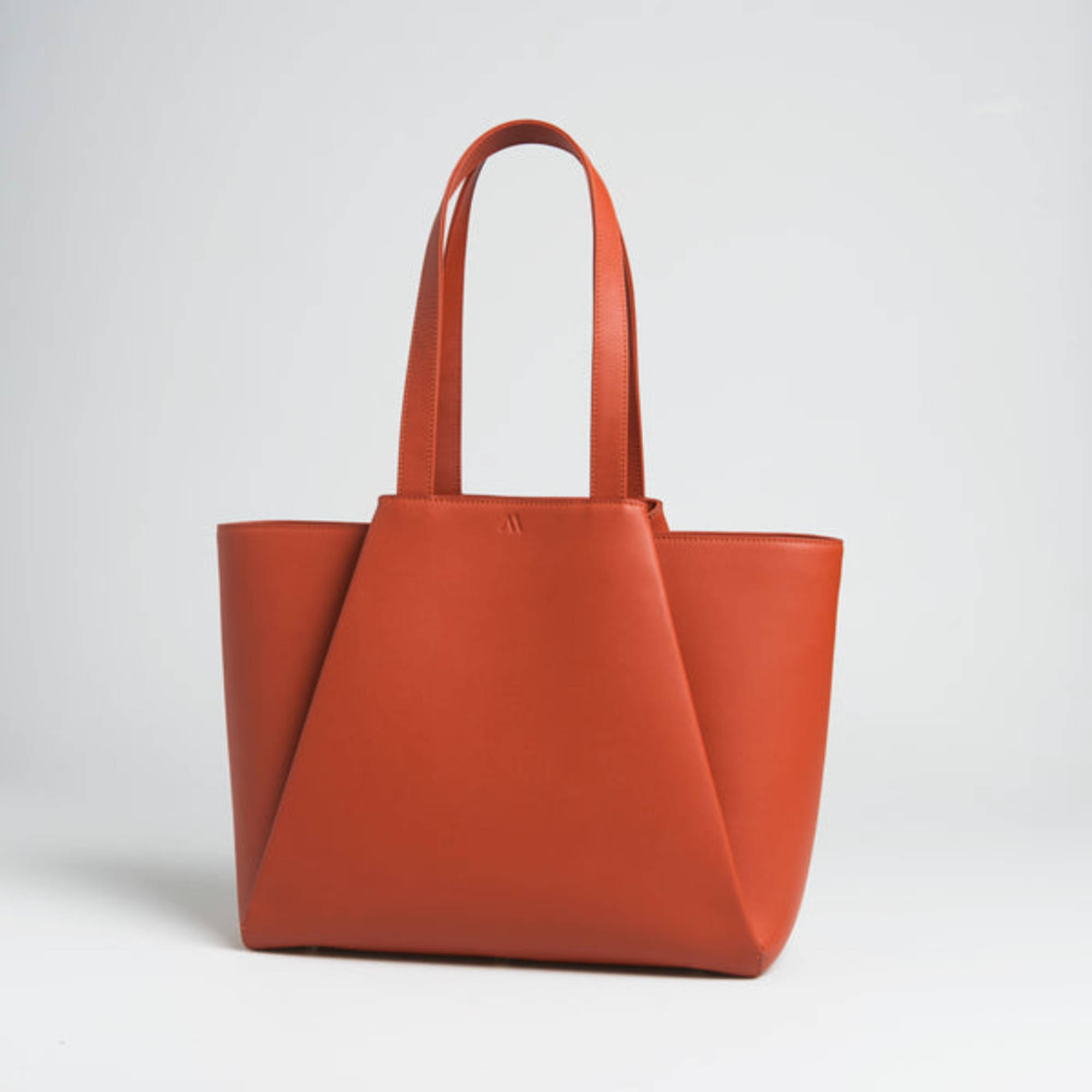 The Midi Pyramid tote bag for women – Kaai Bags | North America