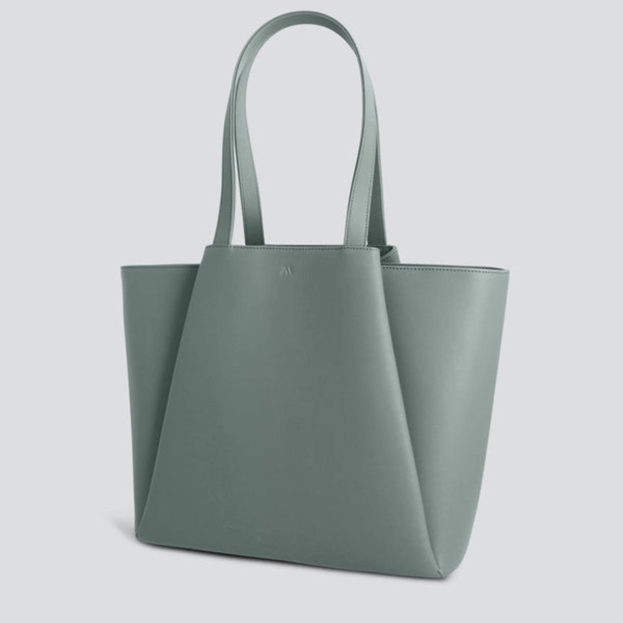The New Pyramid leather weekendbag – Kaai Bags | North America