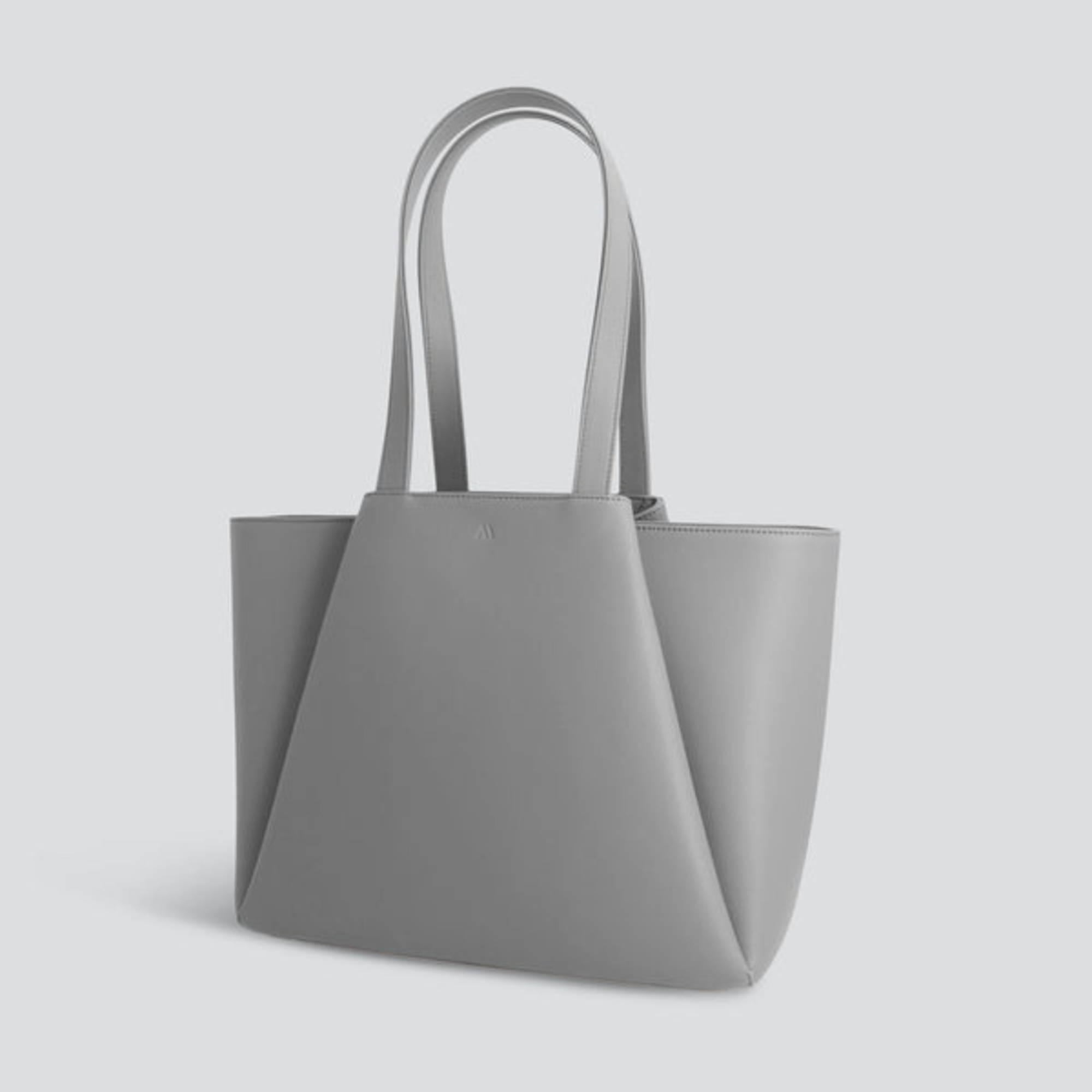 The Midi Pyramid tote bag for women – Kaai Bags | North America