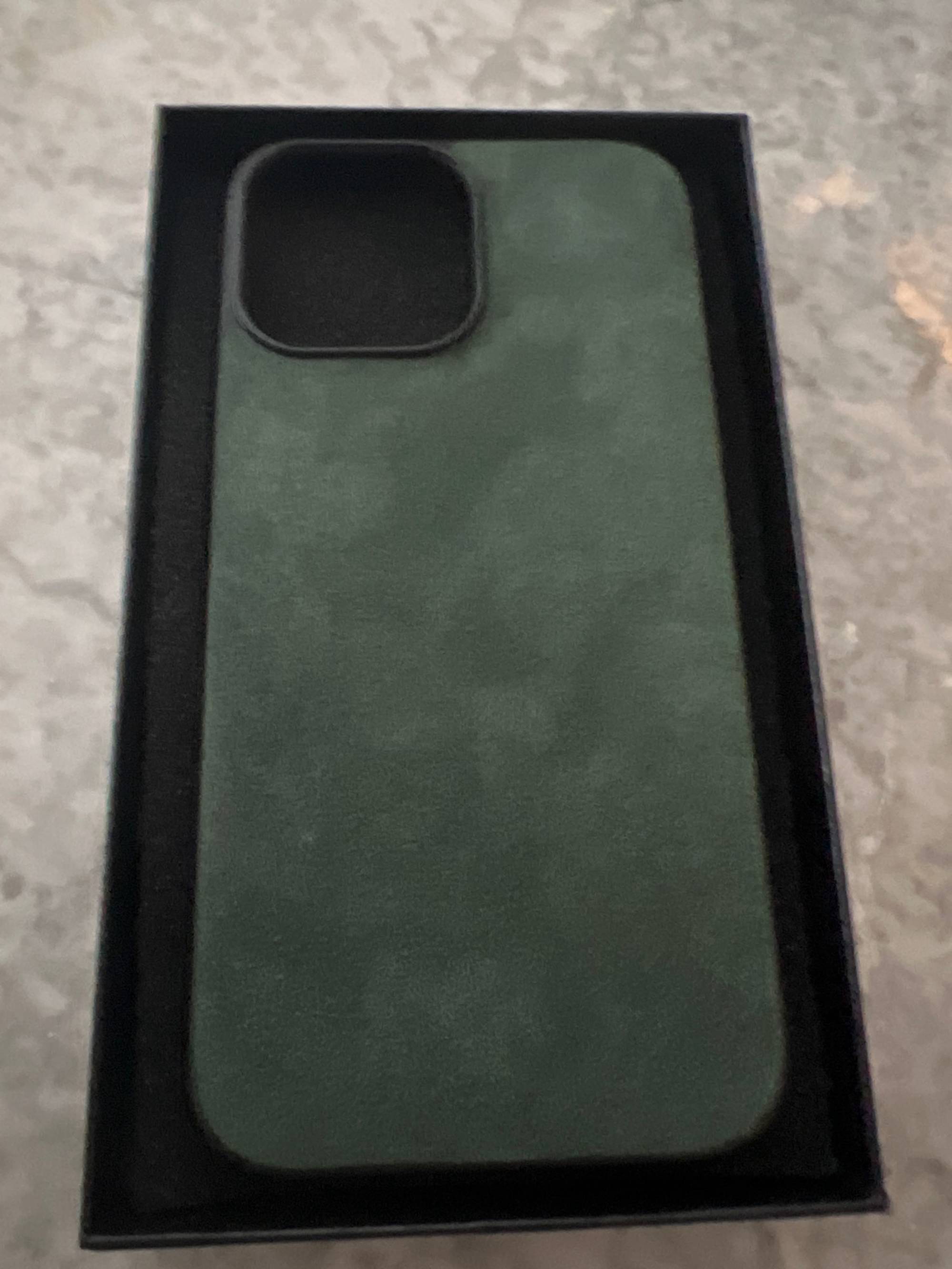 Capa em camurça Alcantara para iPhone 14 — Aj