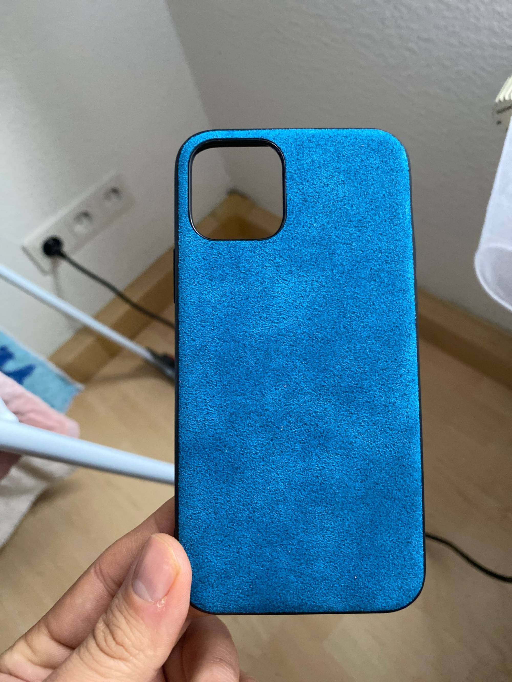 Capa Alcântara para iPhone 13 — Author
