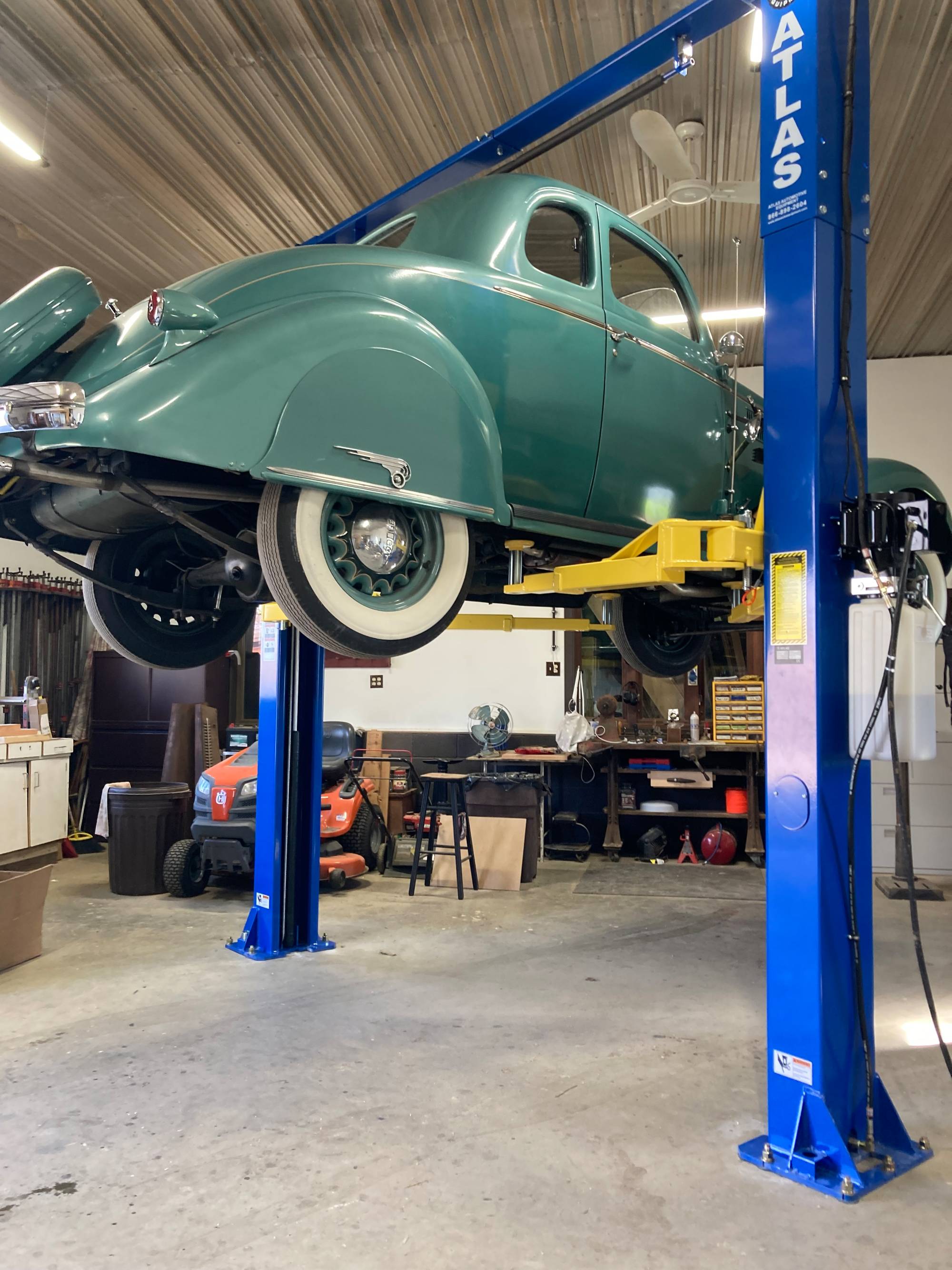 Atlas 9KOH Lift With 9000lb Lifting Capacity — HeavyLiftDirect