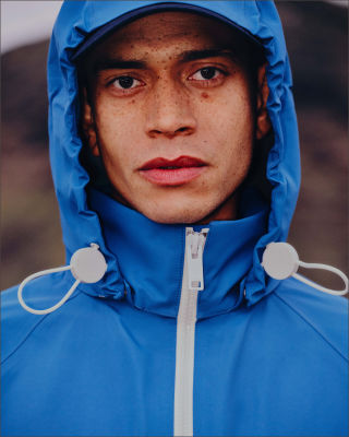 Eiger Jacket in Marine Blue.