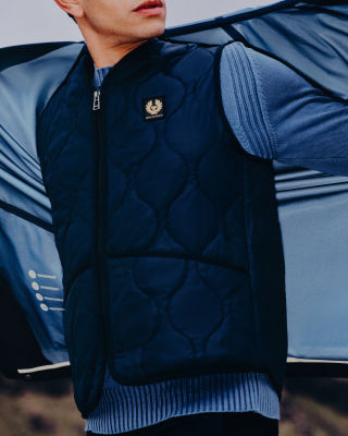 Base Gilet in Dark Ink.