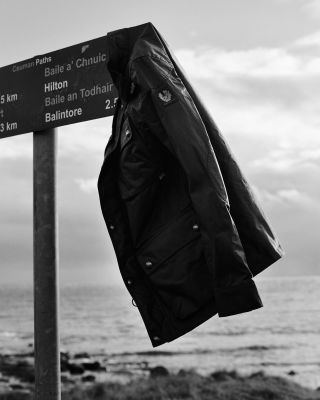 Incline Jacket in Dark Earth.