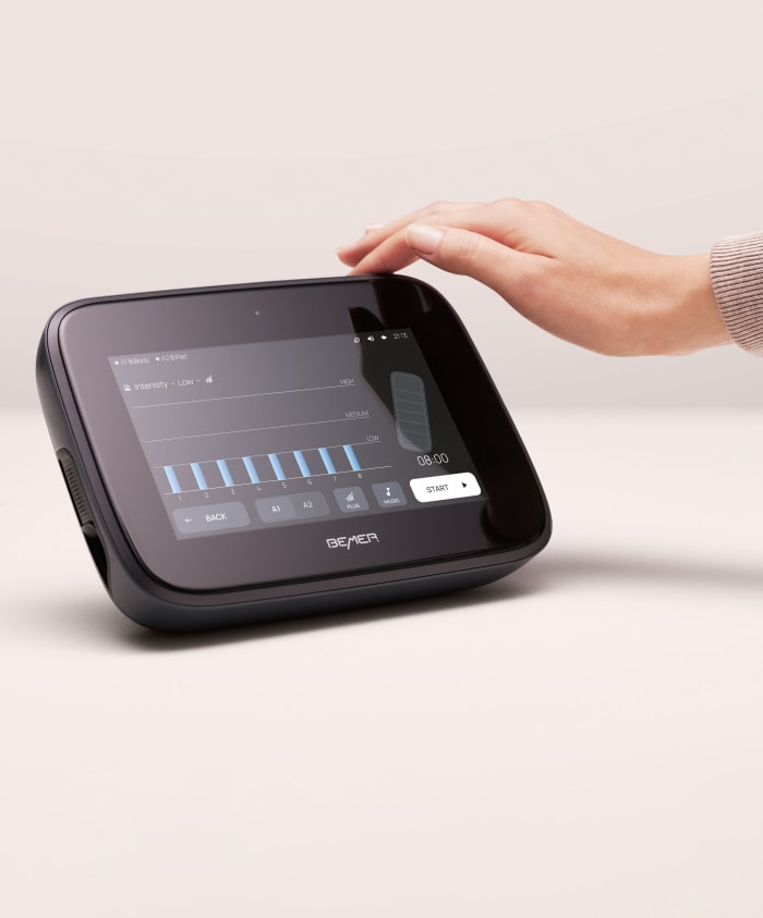 B.Box Evo – Displaybedienung mit Hand
