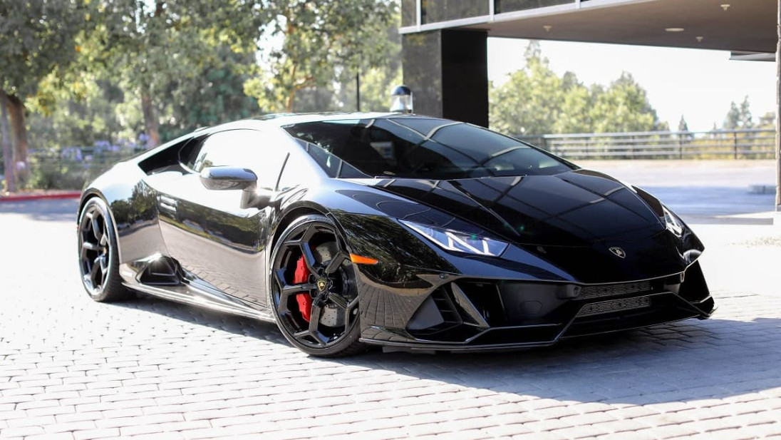 Noleggio supercar Brescia: l'esperienza di guida che trasforma ogni momento in un ricordo indimenticabile