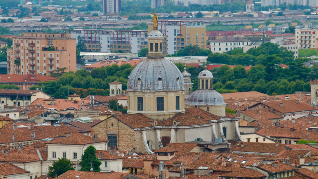 Supercar Verona: scopri come vivere l'emozione della guida sportiva tra le strade più belle del Nord Italia