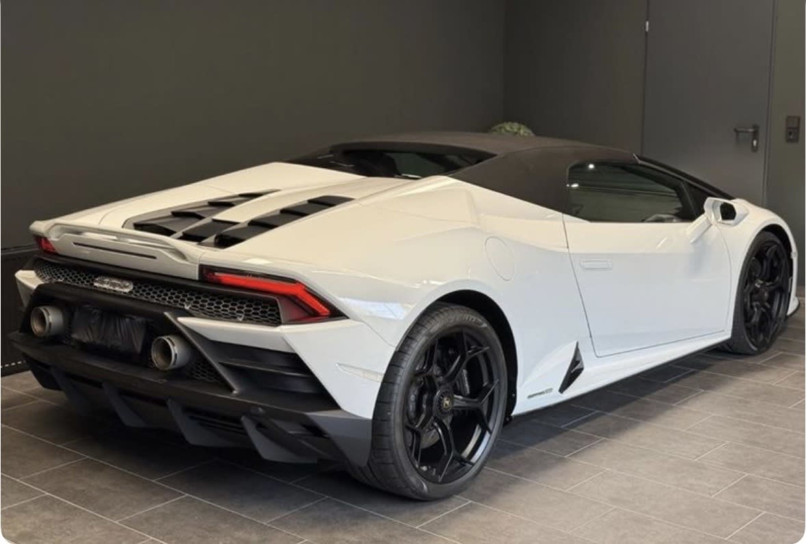 Benacus Dreams Cars