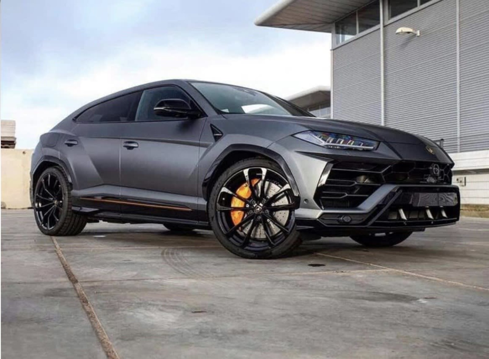 Benacus Dreams Cars