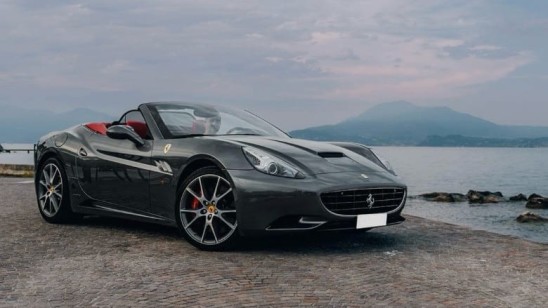 Noleggio auto di lusso Brescia: perché guidare un'auto normale quando puoi vivere un sogno a quattro ruote?