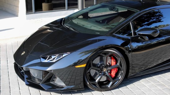 Affittare Lamborghini sul Lago di Garda: tutto quello che devi sapere per vivere il sogno italiano