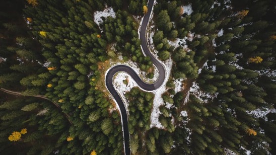Noleggio supercar Cortina: vivi le Olimpiadi Milano-Cortina 2026 al volante del lusso
