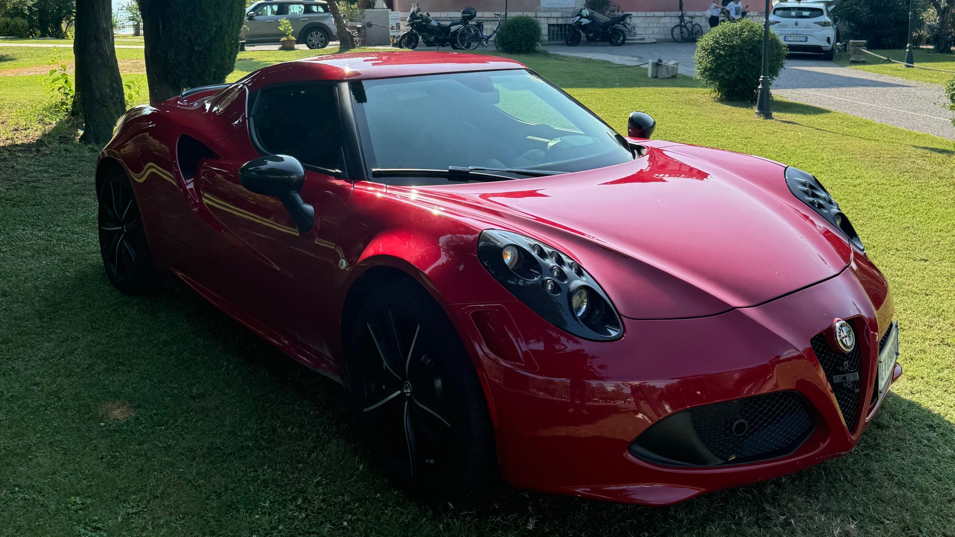Perché scegliere il noleggio Alfa 4C