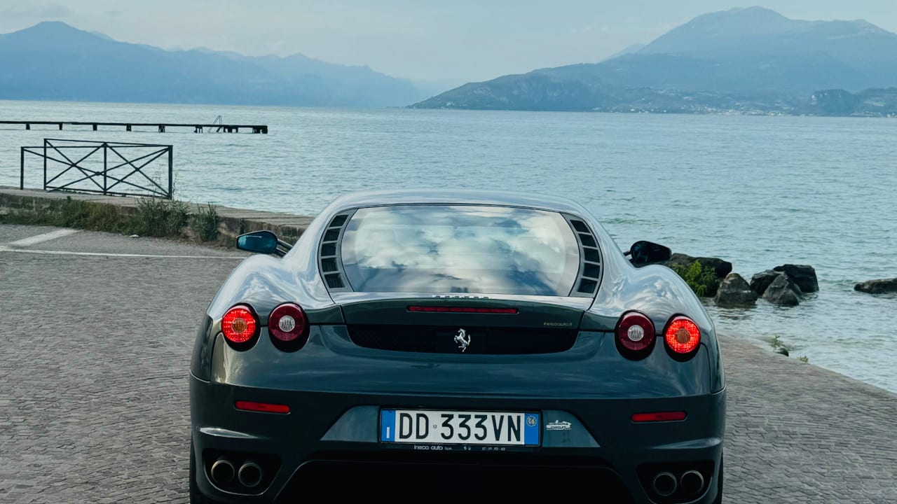 Perché scegliere auto di lusso in affitto invece dell'acquisto