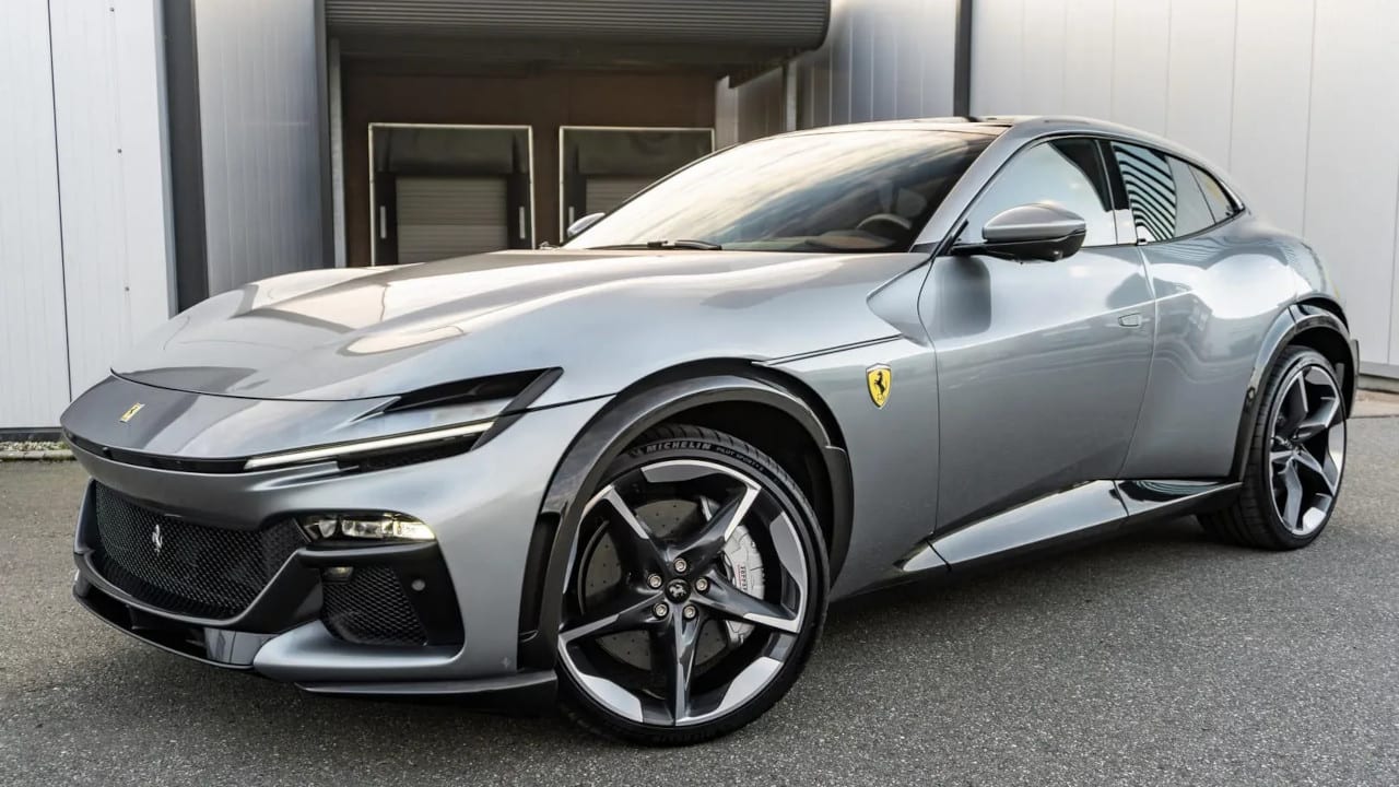 Noleggio Auto di Lusso Verona Ferrari Purosangue